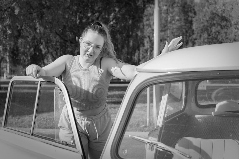 Tfp oulu nainen vanha auto mustavalkoinen
