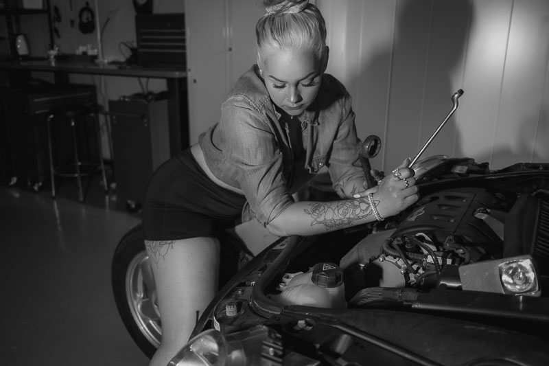 Tfcd garagegirl mustavalkoinen