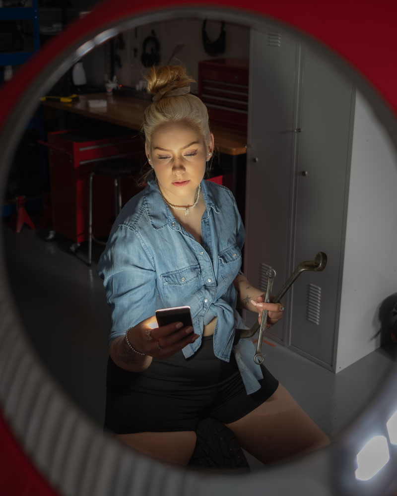 Tfp oulu autotalli nainen garagegirl