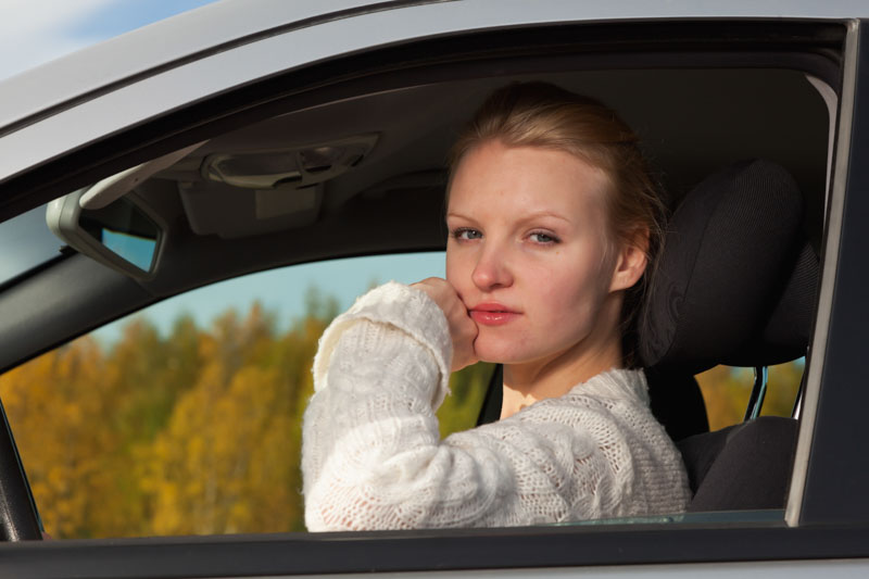 Tfp oulu nainen autossa