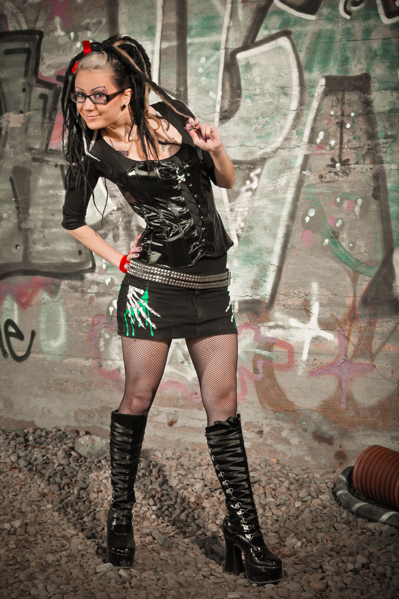 Tfp oulu nainen seisoo