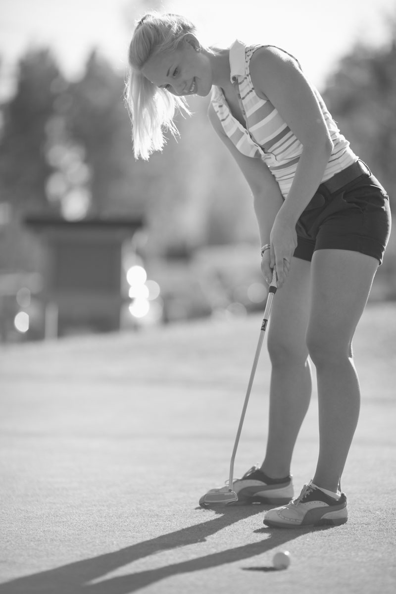 Tfp oulu nainen golf mustavalkoinen